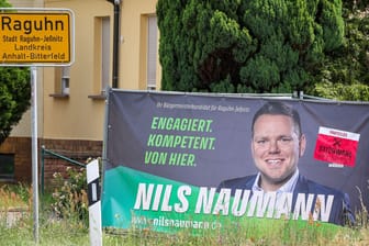 Der parteilose Bürgermeisterkandidat Nils Naumann: Er trat in Raguhn-Jeßnitz gegen den Kandidaten der AfD an - und verlor.