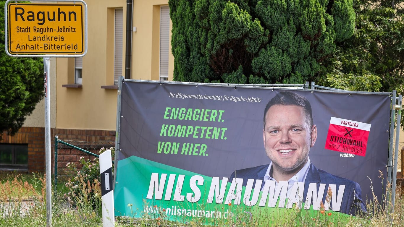 Der parteilose Bürgermeisterkandidat Nils Naumann: Er trat in Raguhn-Jeßnitz gegen den Kandidaten der AfD an - und verlor.