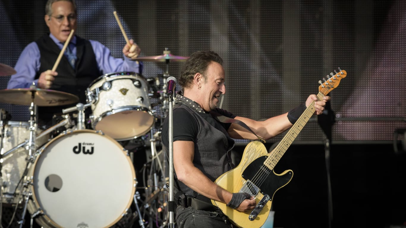Bruce Springsteen bei seinem Konzert im Münchner Olympiastadion (Archivbild): Einige Fans erwartete bei der Einlasskontrolle eine böse Überraschung.