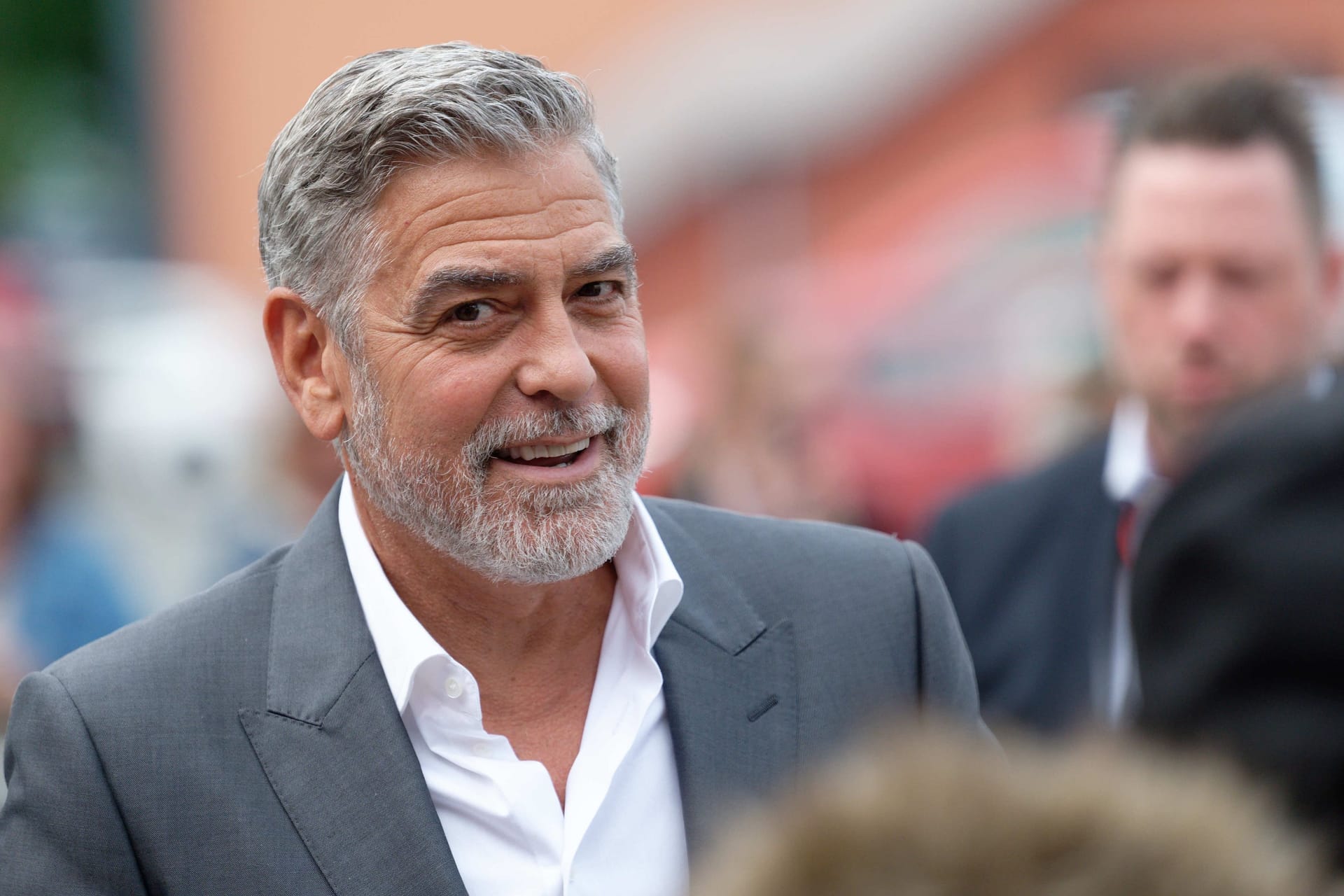 George Clooney: Der Schauspieler engagiert sich stark politisch.