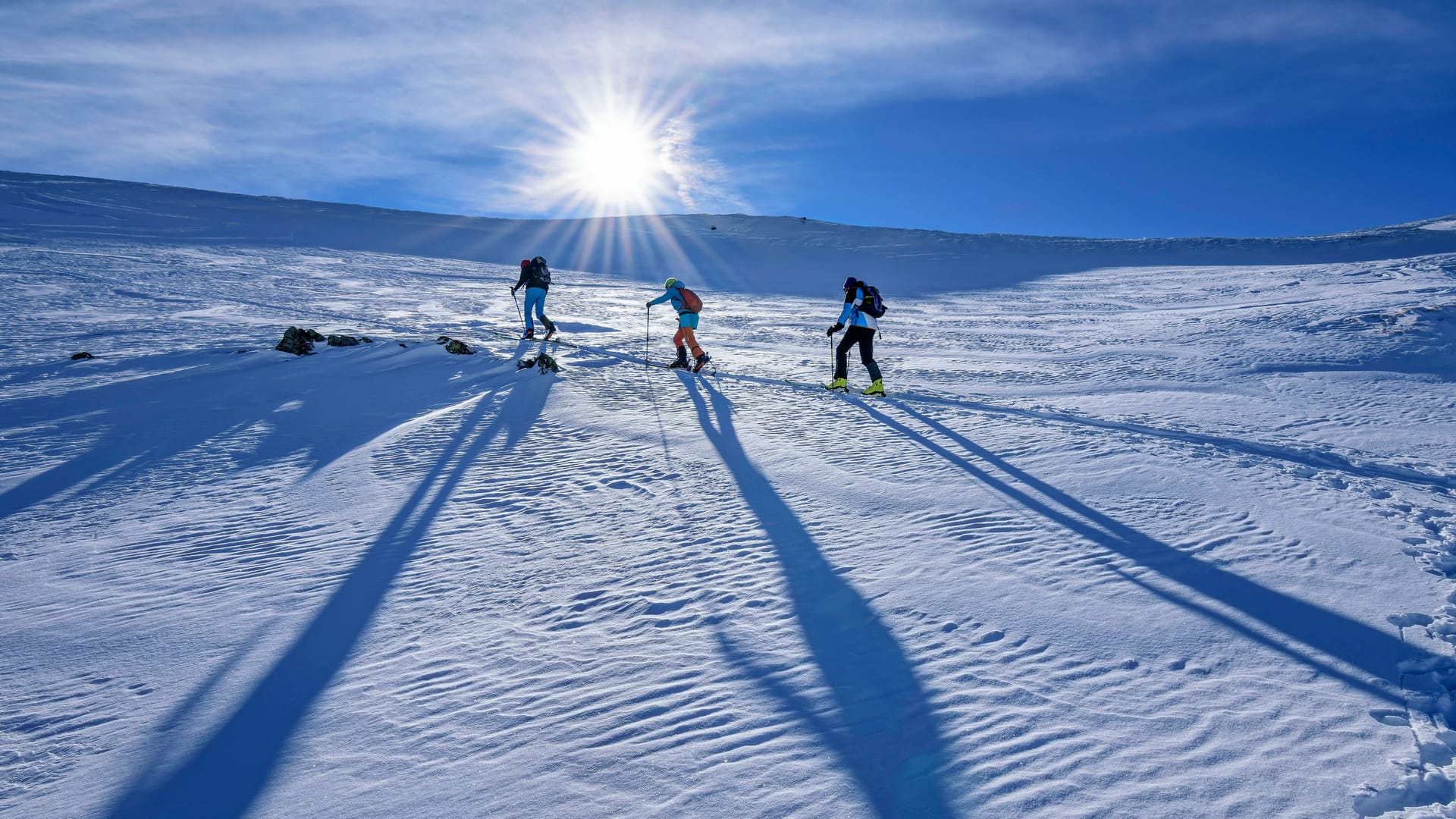 Bergsteiger in Österreich (Symbolbild): Der Chef der Alpinpolizei kritisiert, Bergsteiger würden nicht genügend auf das Wetter achten.