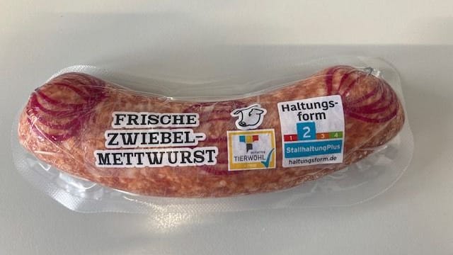 Die Mettwurst könnte Salmonellen enthalten.