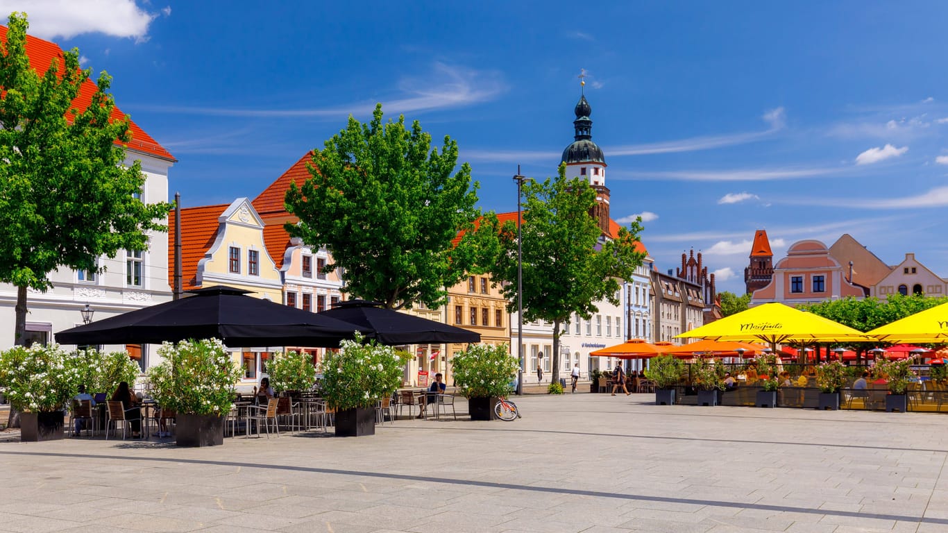 Cottbuser Altmarkt und historische Innenstadt: Cottbus zählt zu den günstigsten Städten, was die Preise von Häusern, Eigentums- und Mietwohnungen angeht.