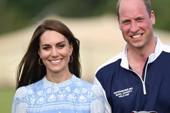 Prinzessin Kate und Prinz William: Sie beiden posieren nach dem Polospiel gemeinsam.
