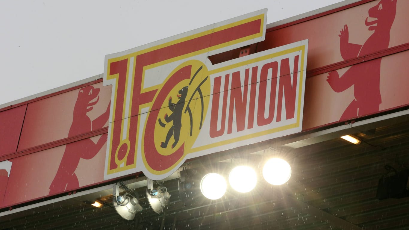 Logo von Union Berlin: Beim Hauptstadtklub wurde nun ein Trainer entlassen.