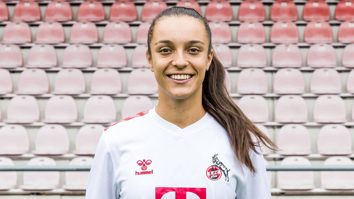 [Bild: mannschaftsfoto-1-fc-koeln-frauen-24-072...nderlx.jpg]