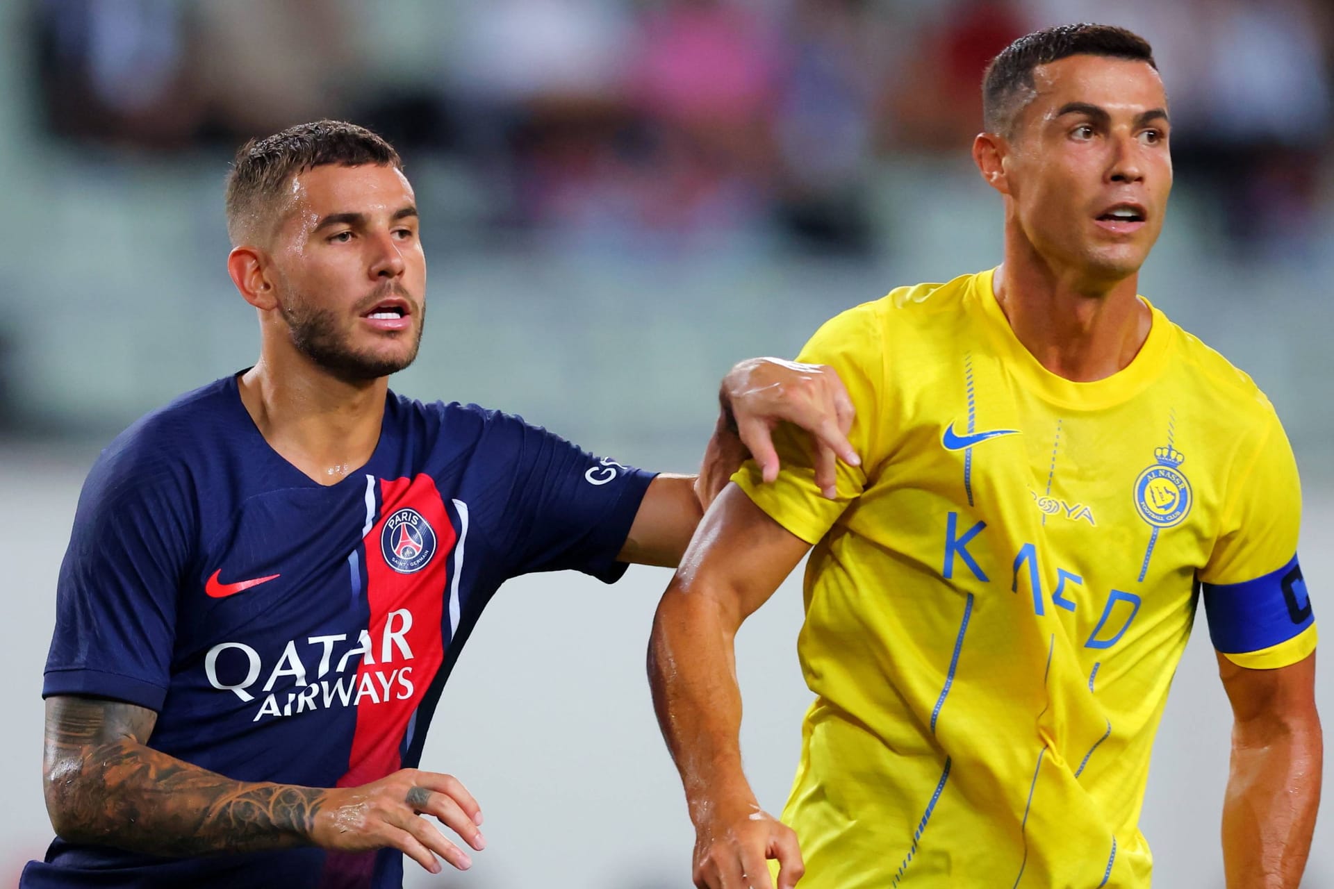 Lucas Hernández (l.) und Cristiano Ronaldo: Sie trafen kürzlich in einem Testspiel aufeinander.