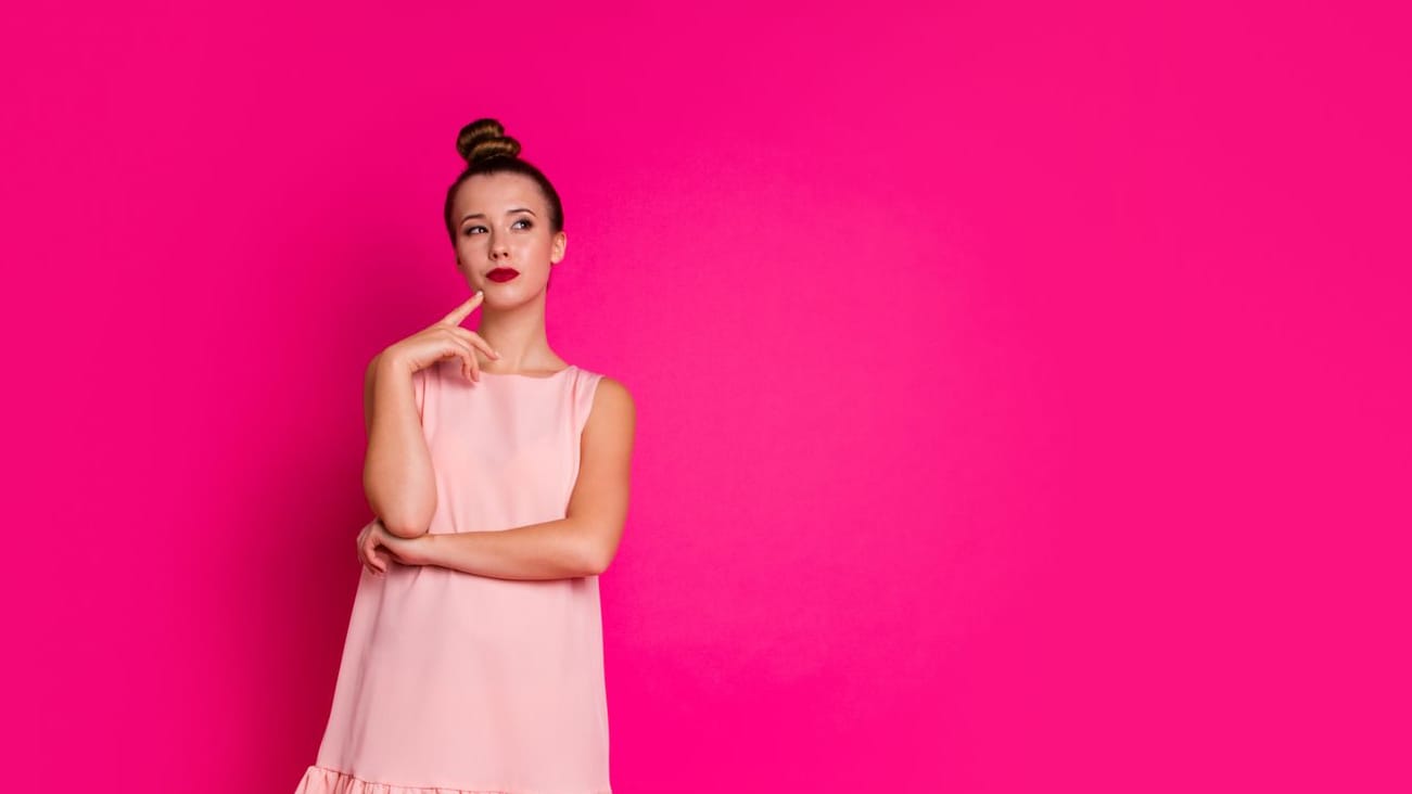 Pretty in Pink: Mit diesen drei Outfit-Ideen machen Sie "Barbie" jetzt Konkurrenz.