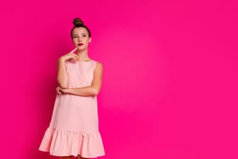 Pretty in Pink: Mit diesen drei Outfit-Ideen machen Sie "Barbie" jetzt Konkurrenz.