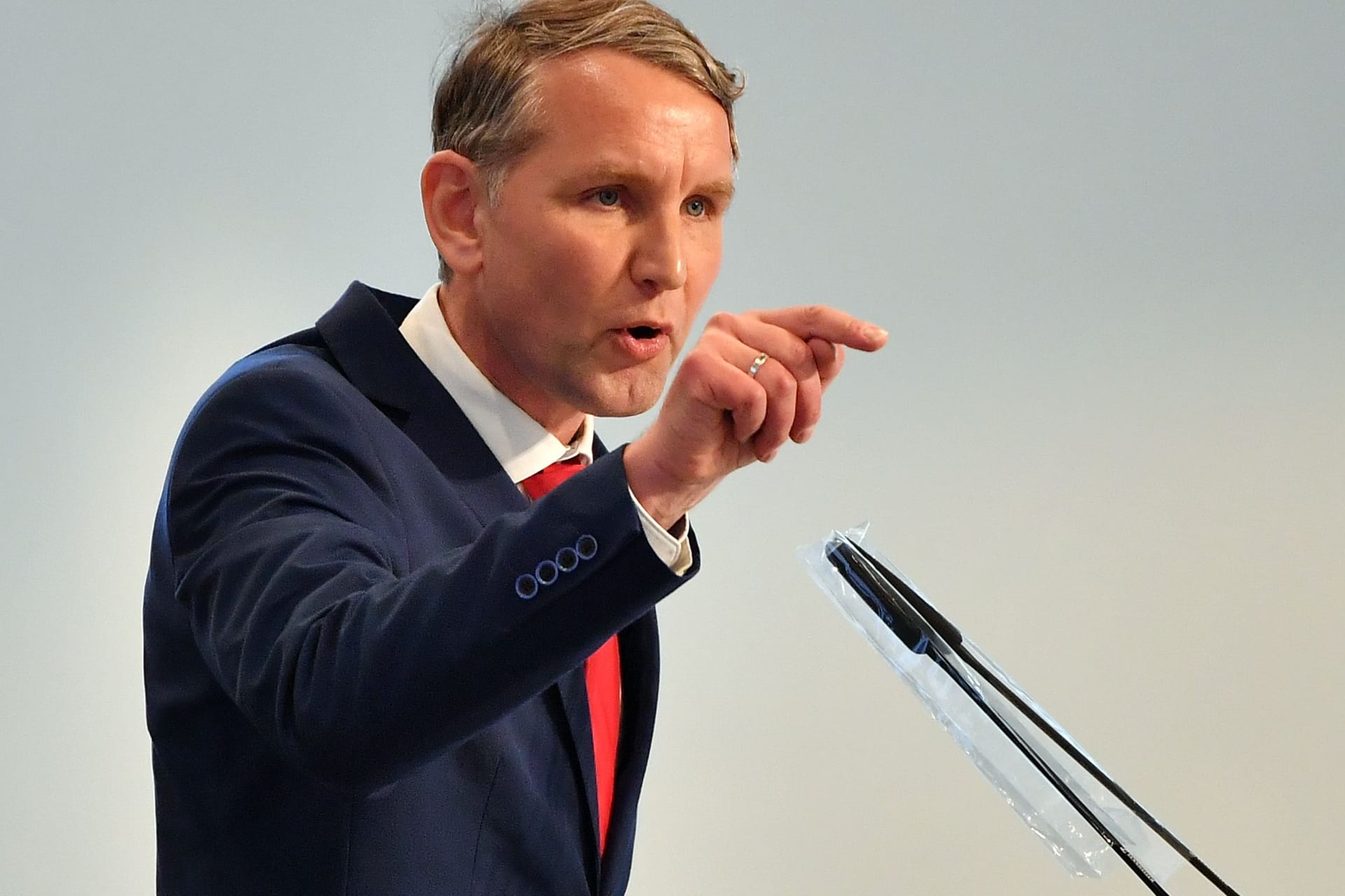 AfD-Rechtsaußen Björn Höcke spricht in einer Sitzung des Thüringer Landtages (Archivbild).