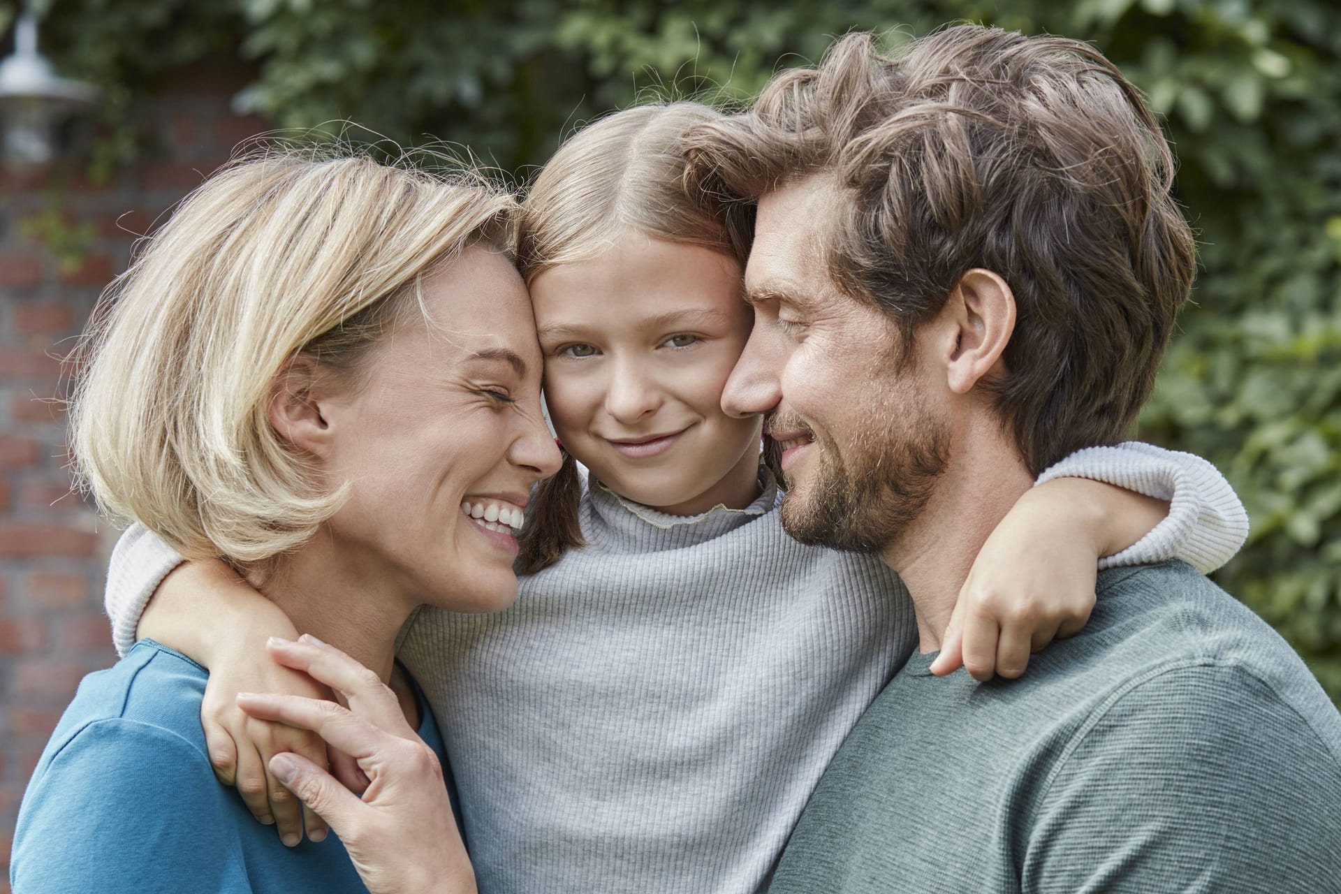 Eine junge Familie: Gutverdiener sollten kein Elterngeld erhalten, meinen viele. (Symbolbild)