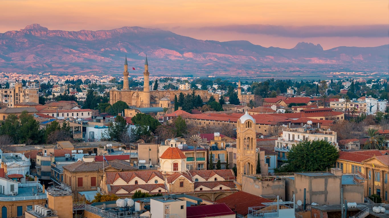 Blick über Nikosia: Die Hauptstadt Zyperns hat im europäischen Vergleich günstige Mieten.
