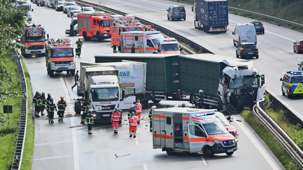 A7 in Hamburg: Lkw-Unfall – Sperrung und Staus in Richtung Norden