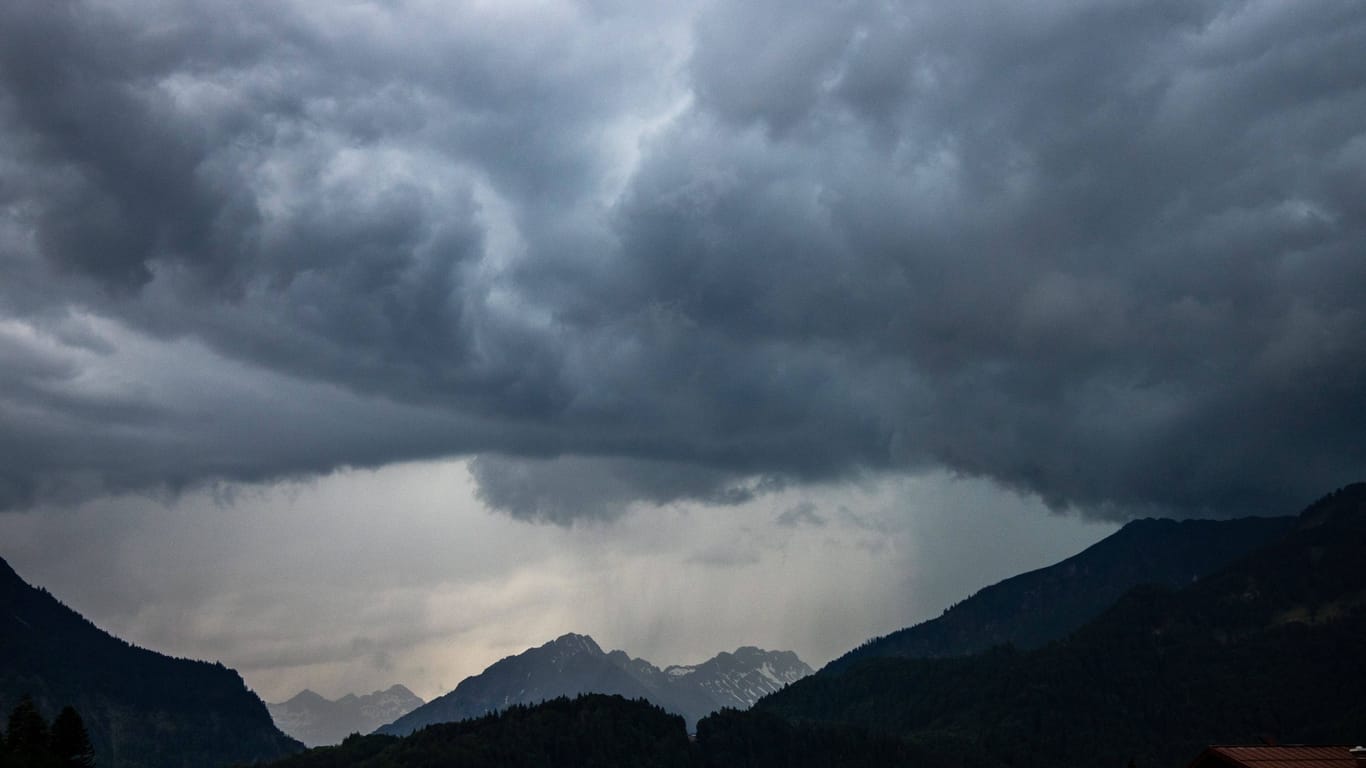 Gewitter im Allgäu (Archivfoto): Im Süden soll es in dieser Woche zu starken Unwettern kommen.