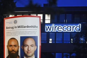 Fahndung nach Jan Marsalek (Archivbild): Ein Brief des flüchtigen Ex-Wirecard-Vorstands löst im Prozess Streit aus.