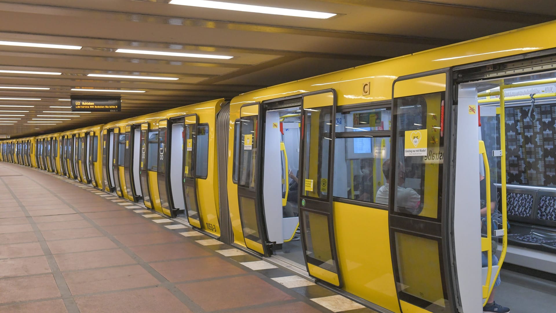 U2 am Bahnhof: Jeremy Osborne hat als erster erfolgreich gegen die BVG auf Diskriminierung geklagt.