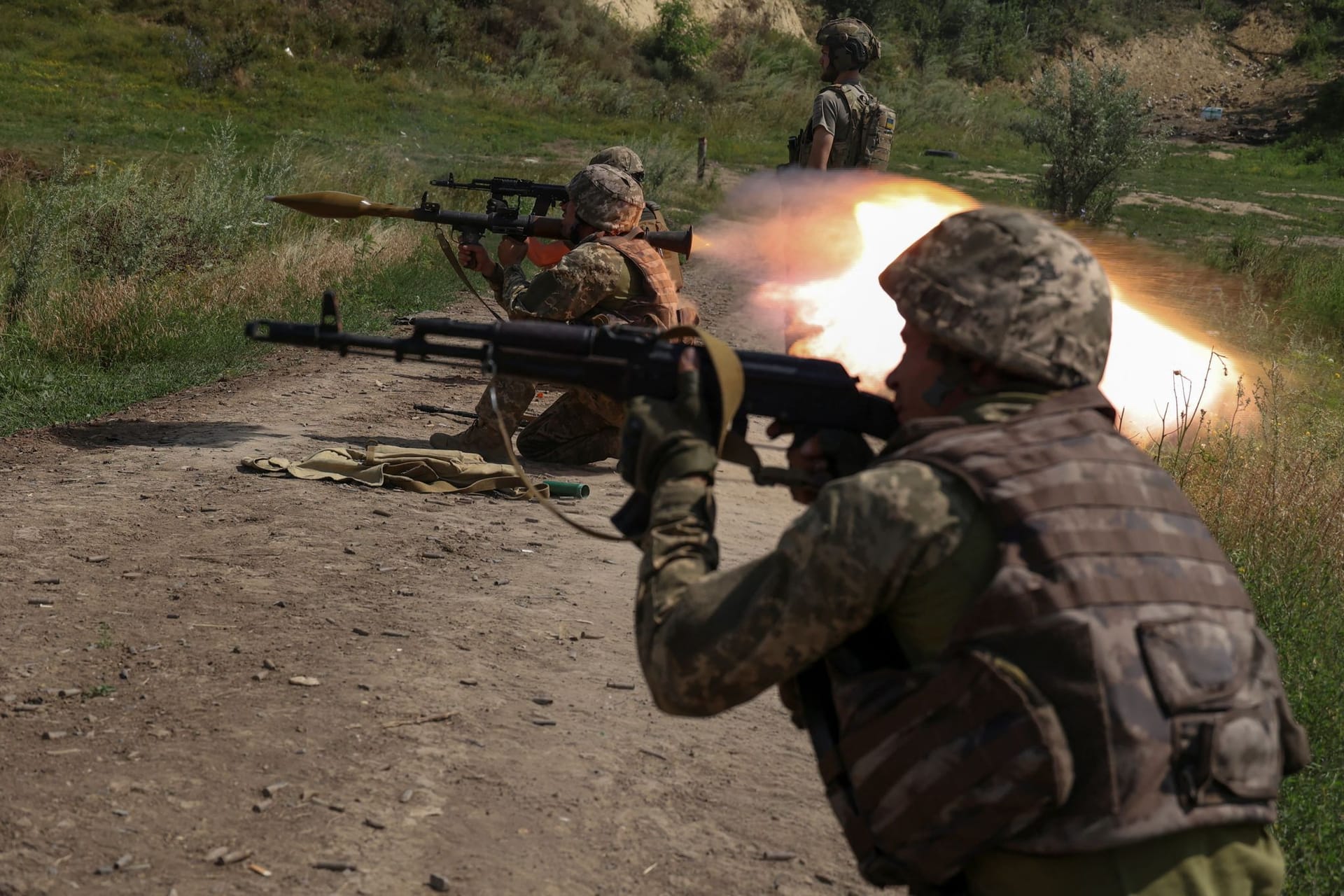 Ukrainische Soldaten bei einer Übung in der Region Donezk.