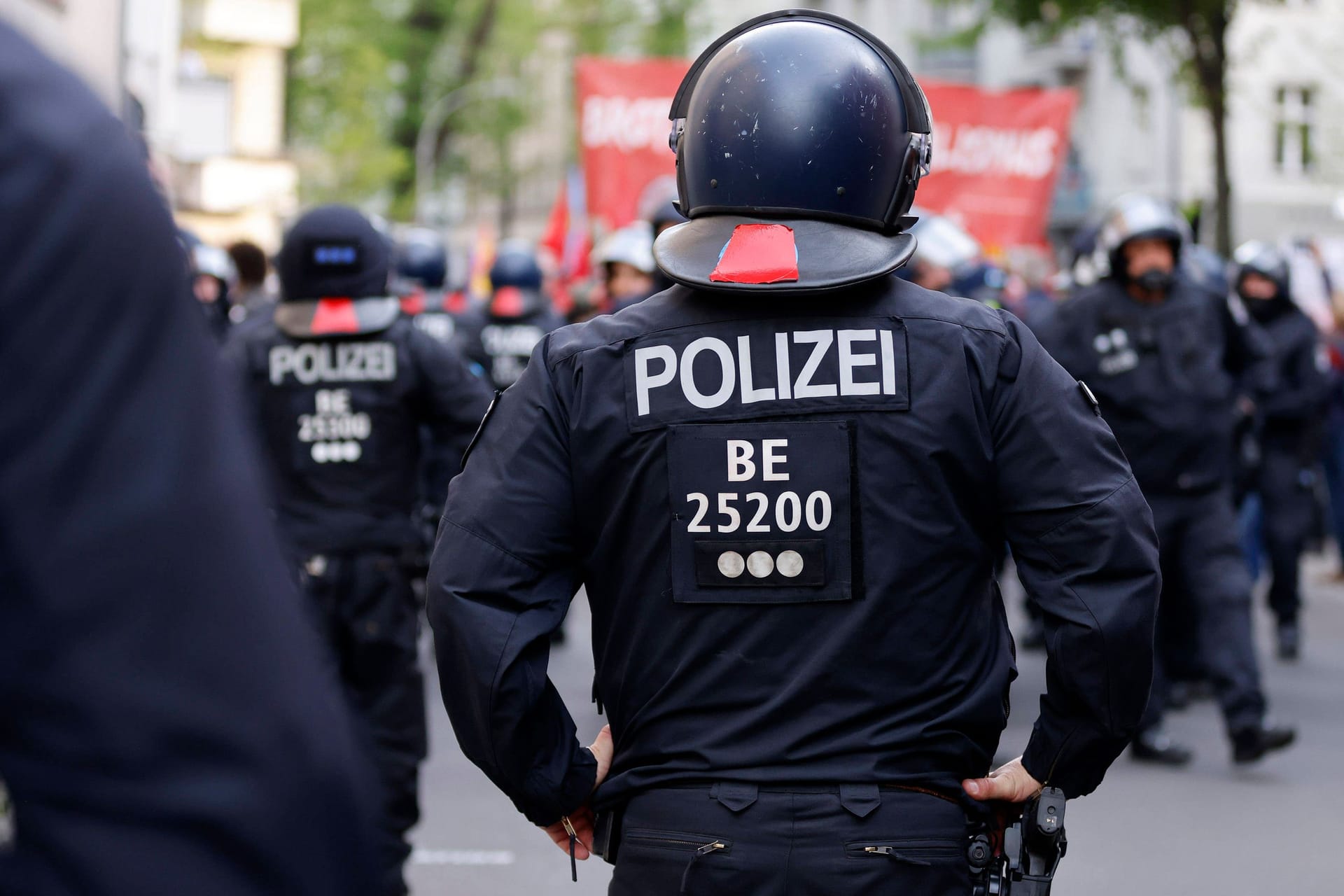 Berliner Polizist (Symbolbild): Der Mann wurde schnell ausfallend.