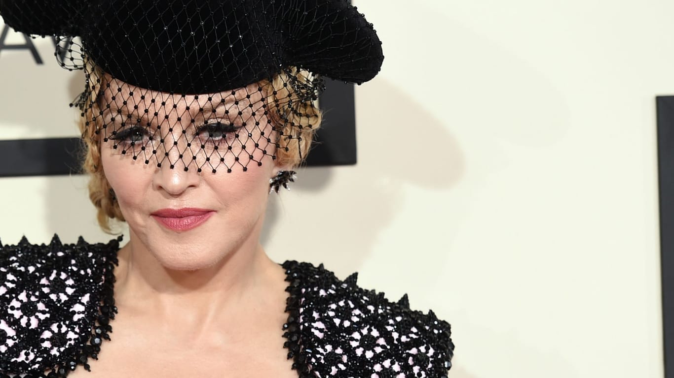 Madonna: Die Sängerin versetzte ihre Fans in große Sorge.