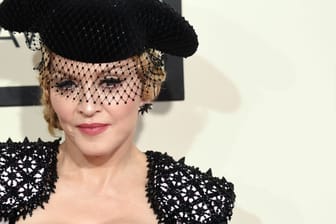 Madonna: Die Sängerin versetzte ihre Fans in große Sorge.