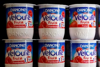 Joghurt von Danone (Symbolbild): Der Konzern hatte nach Kriegsbeginn zunächst weiter in Russland produziert.