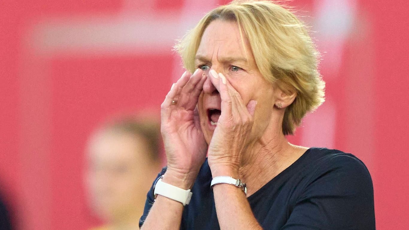 Martina Voss-Tecklenburg: Die Bundestrainerin rechnet mit einem engen Match gegen Kolumbien.