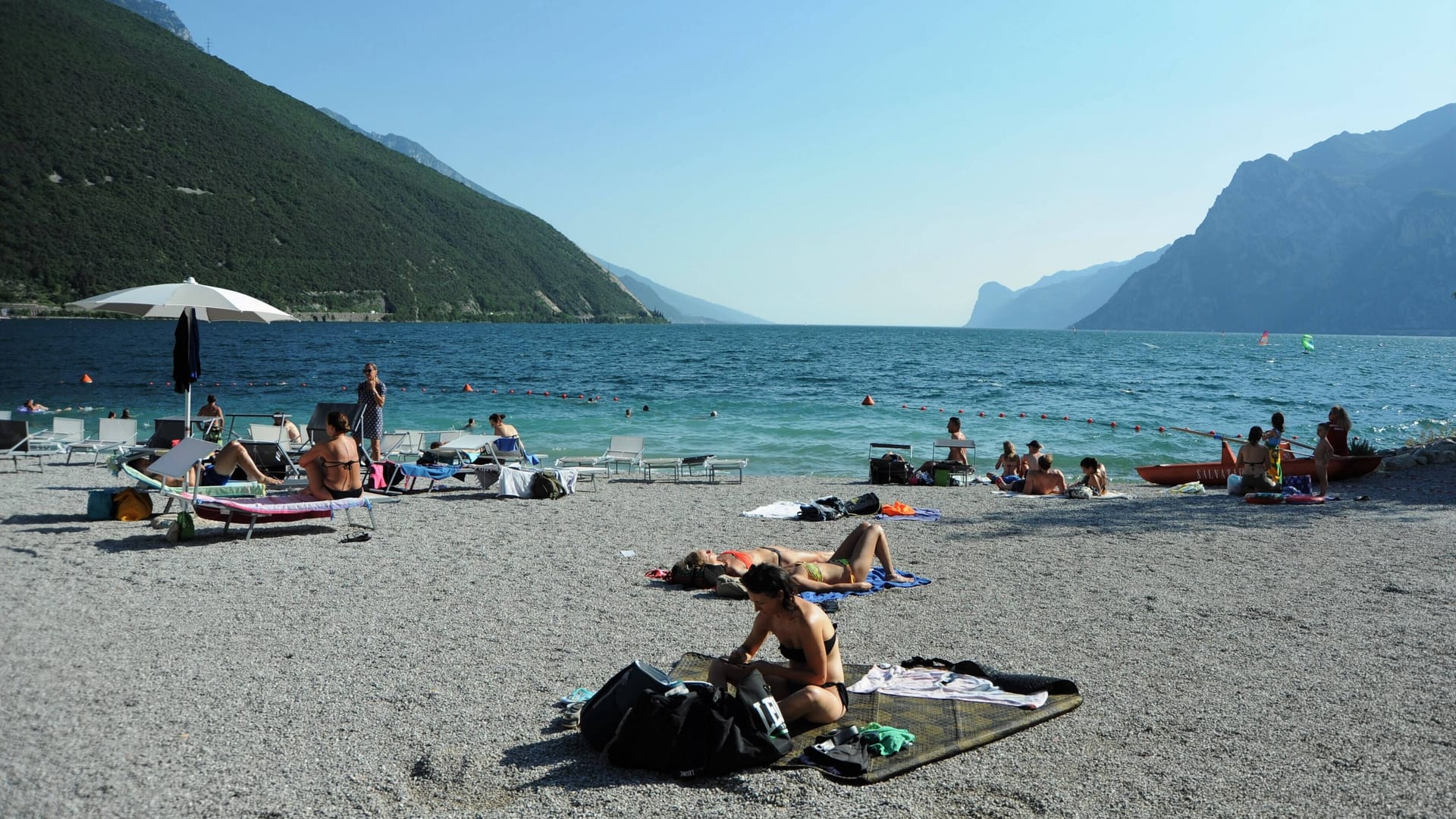 Gardasee: An den Stränden gelten jetzt strenge Regeln.