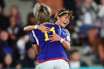 Mina Tanaka und Hinata Miyazawa (r.): Beide Spielerinnen haben gegen Sambia getroffen.