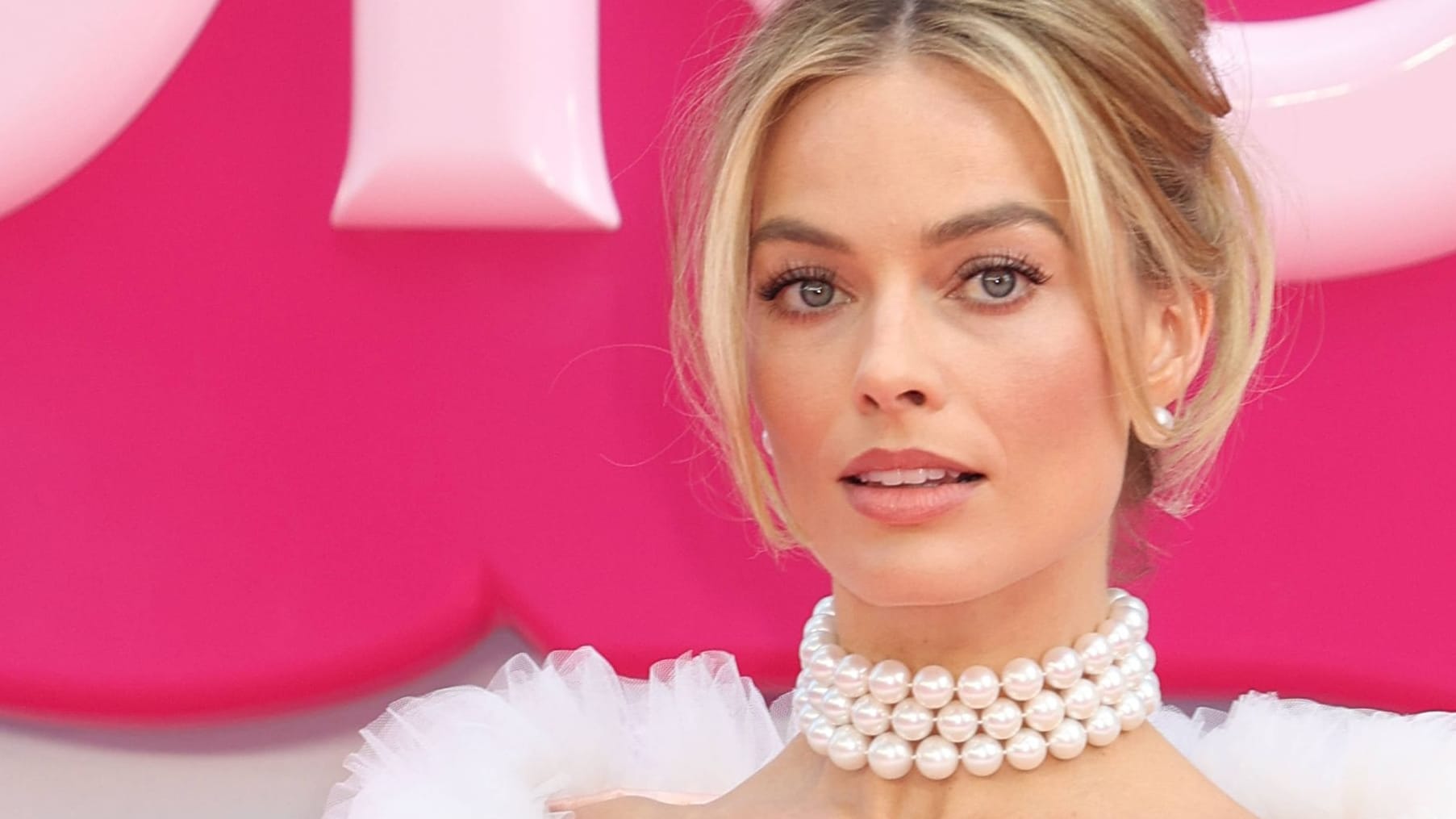 Margot Robbie: Die Schauspielerin zog auf der Premierenfeier die Blicke auf sich.