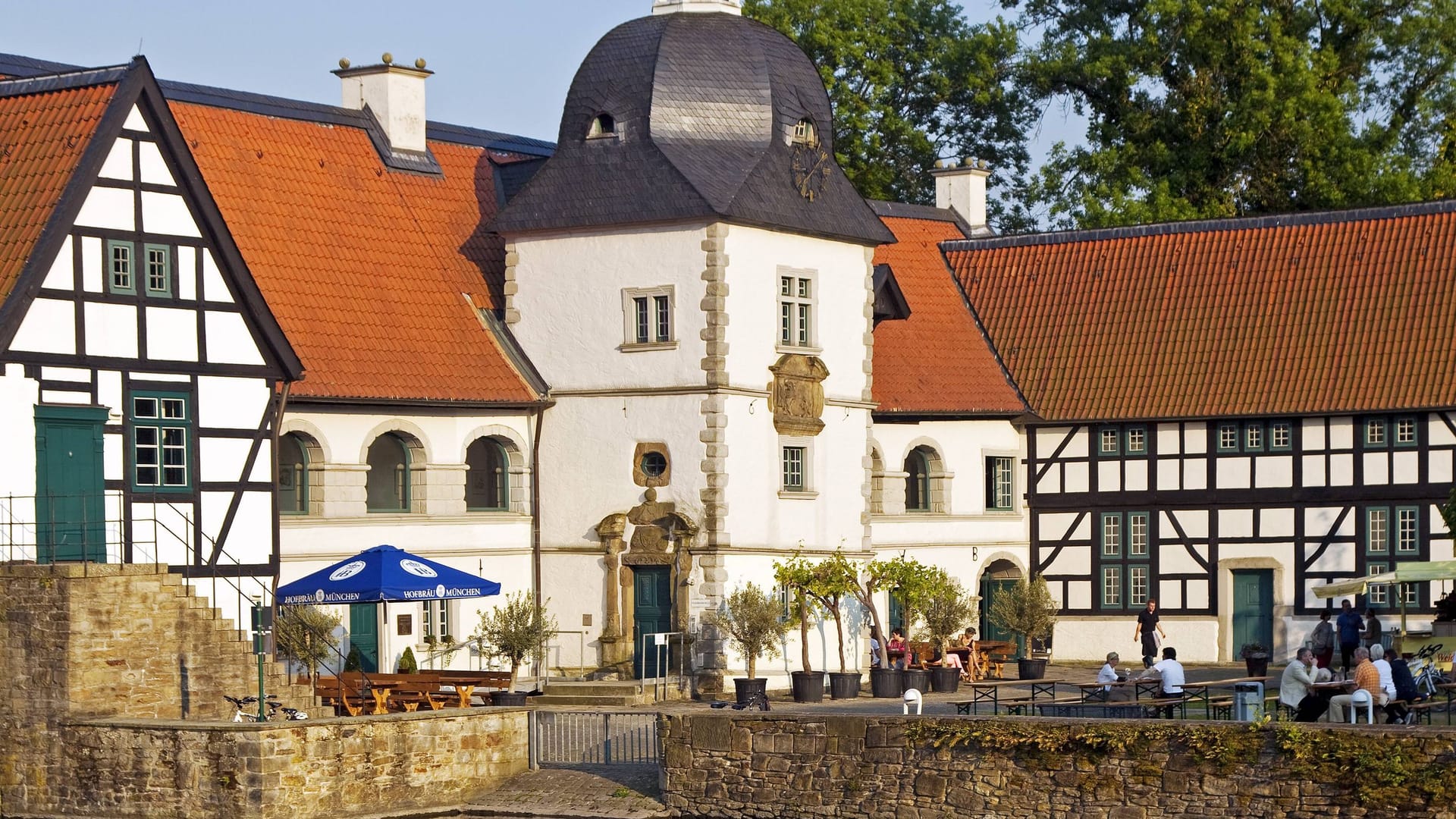 Wasserschloss Haus Rodenberg in Dortmund-Aplerbeck: Nahe der ehemaligen Residenz entsteht das neue Fischrestaurant.