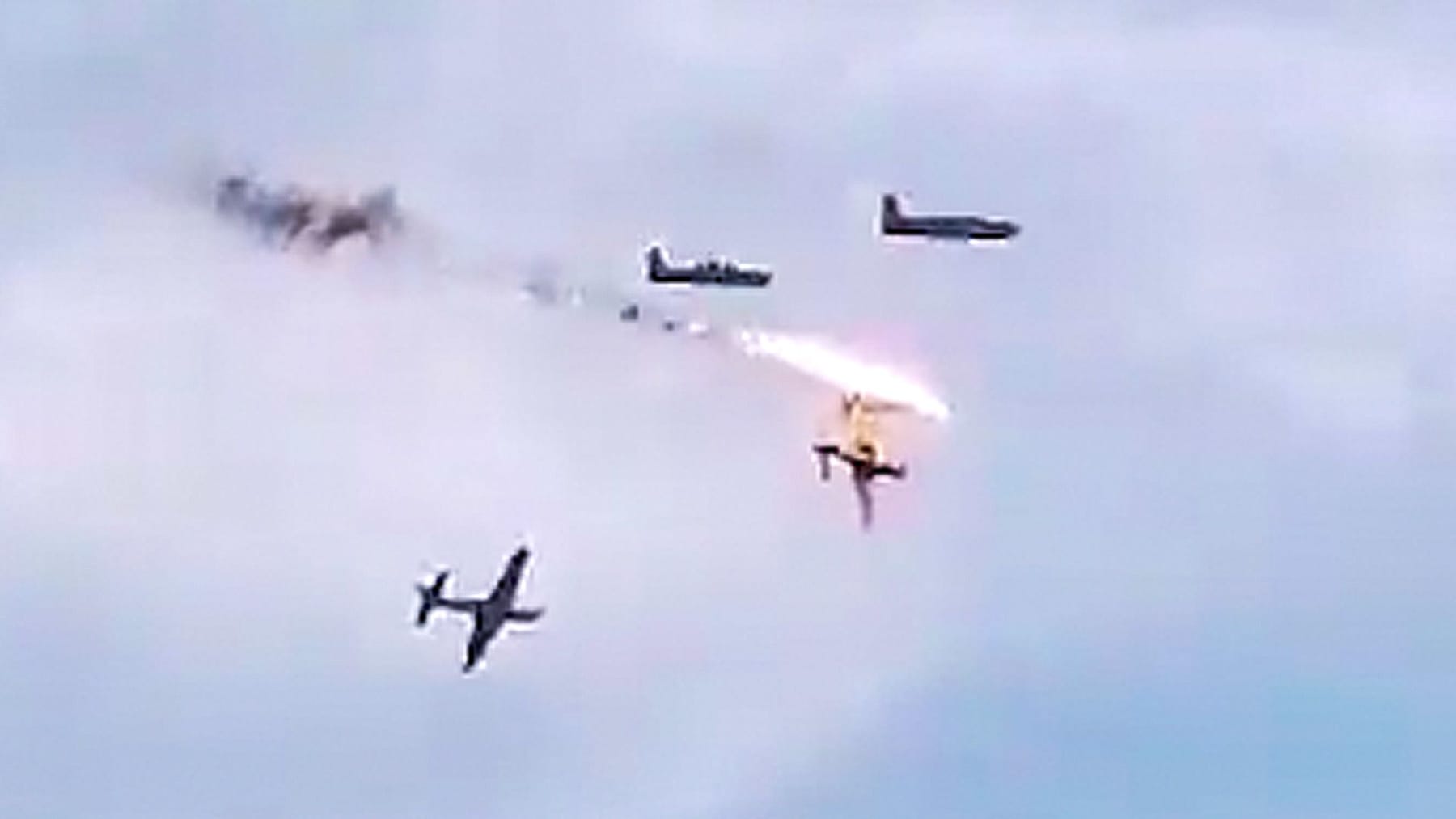 Kolumbien Tödliches Drama Militärflugzeuge kollidieren bei Übung