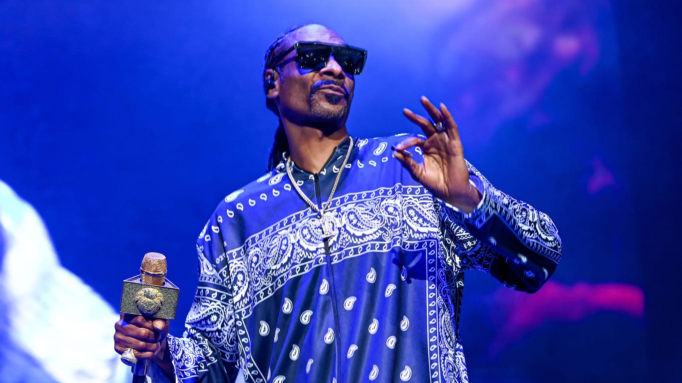 Snoop Dogg während einer Show (Archivbild): Im September kommt der Rapper nach Köln.