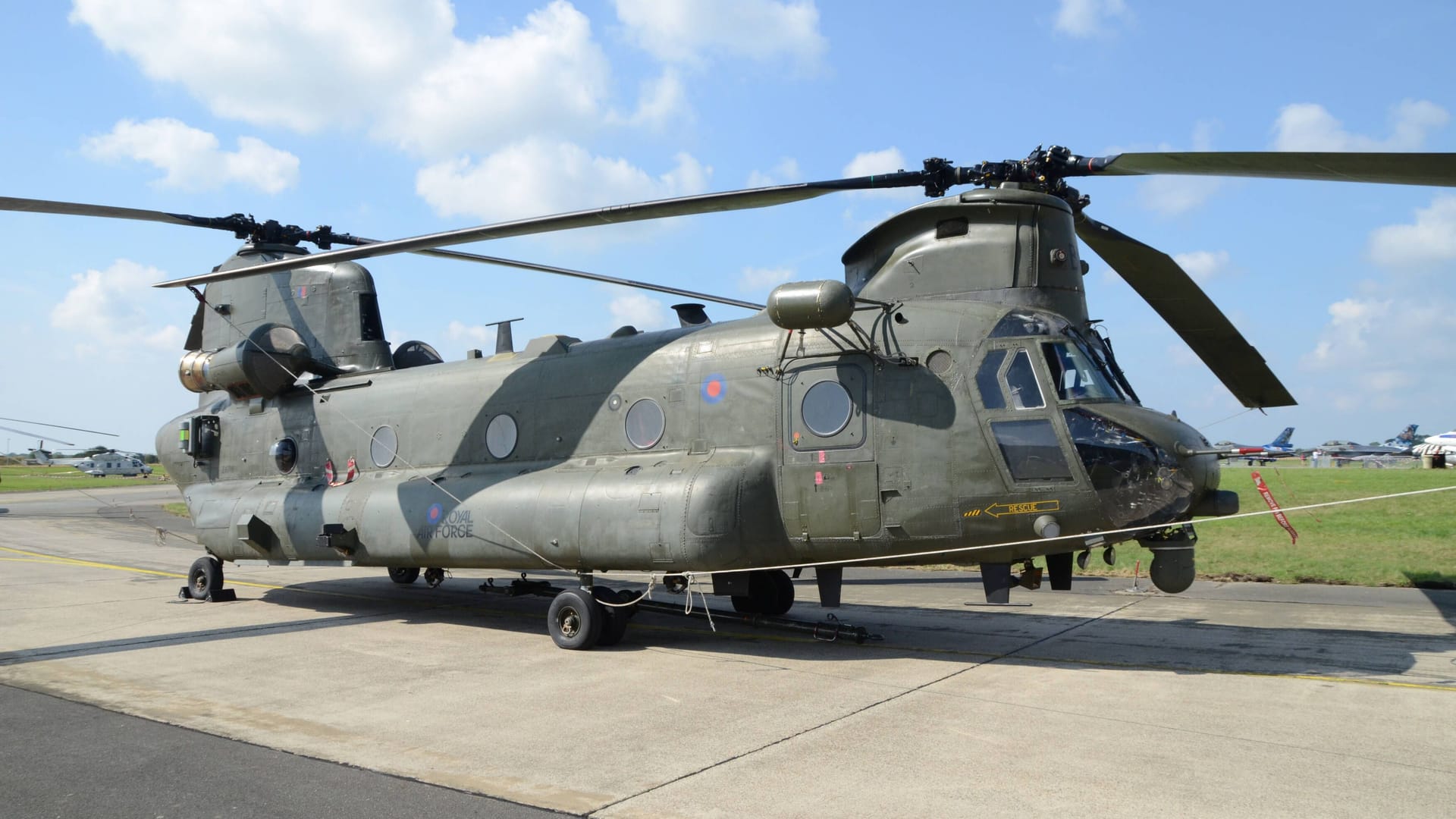 CH-47 Chinook Hubschrauber der Britischen Air Force (Symbolbild): Die Bundeswehr soll 60 der Transporthubschrauber erhalten.