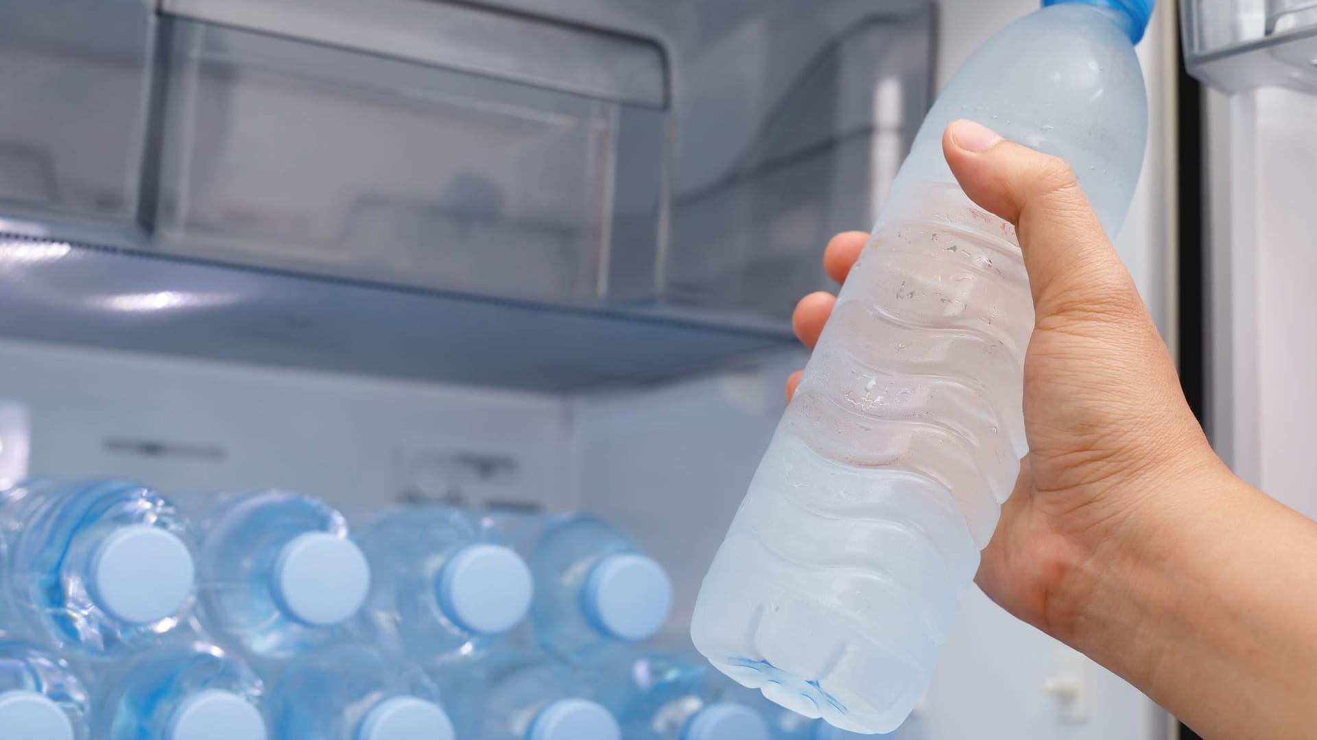 Flasche: Wer keine große Flasche zur Hand hat, kann auch kleine nehmen.