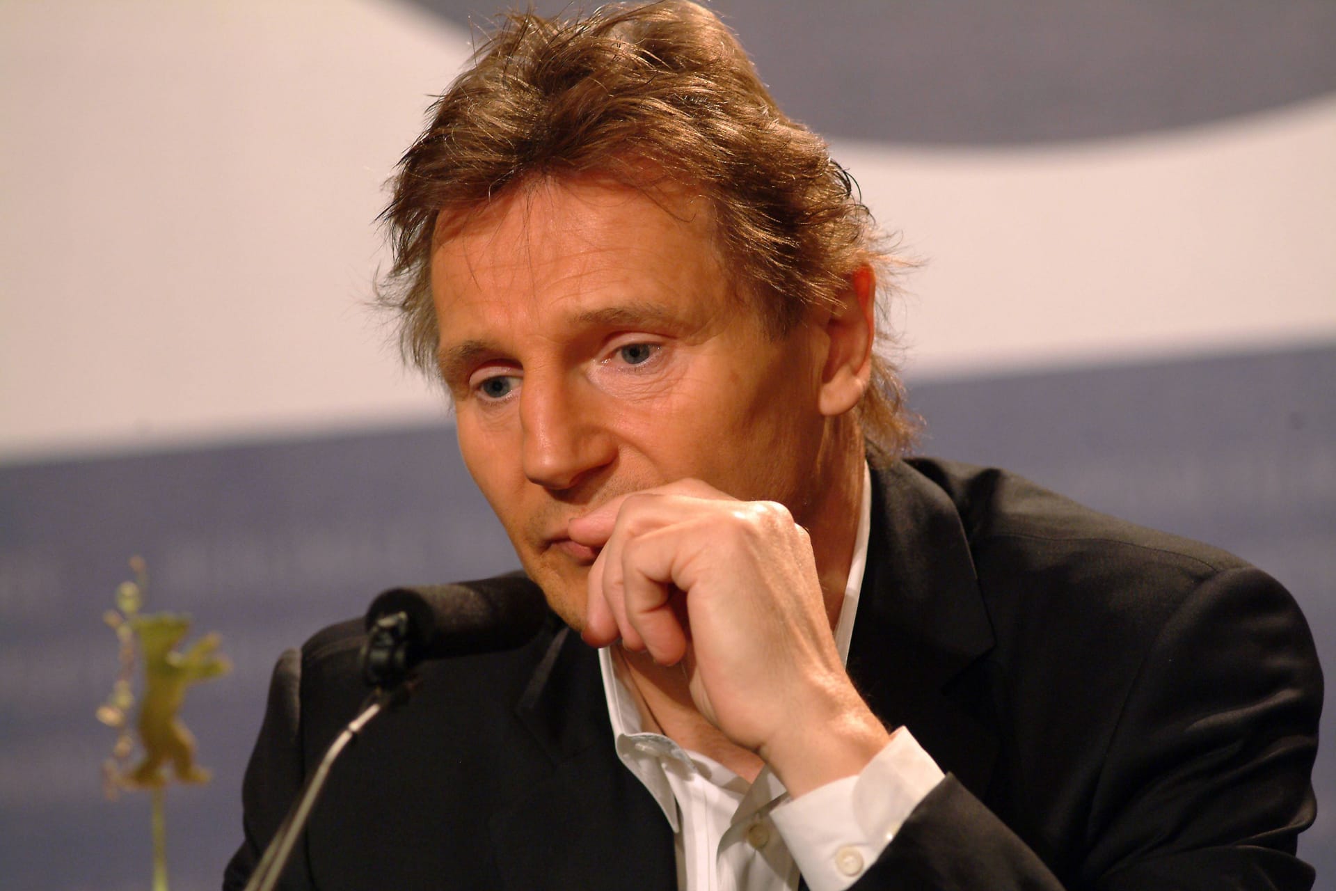 Schauspieler Liam Neeson anlässlich der Pressekonferenz auf den 55. Internationalen Filmfestspielen in Berlin