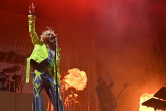 Der Sänger Bill Kaulitz verkündet den Abbruch des Auftritt seiner Band «Tokio Hotel» beim Deichbrand-Festival.