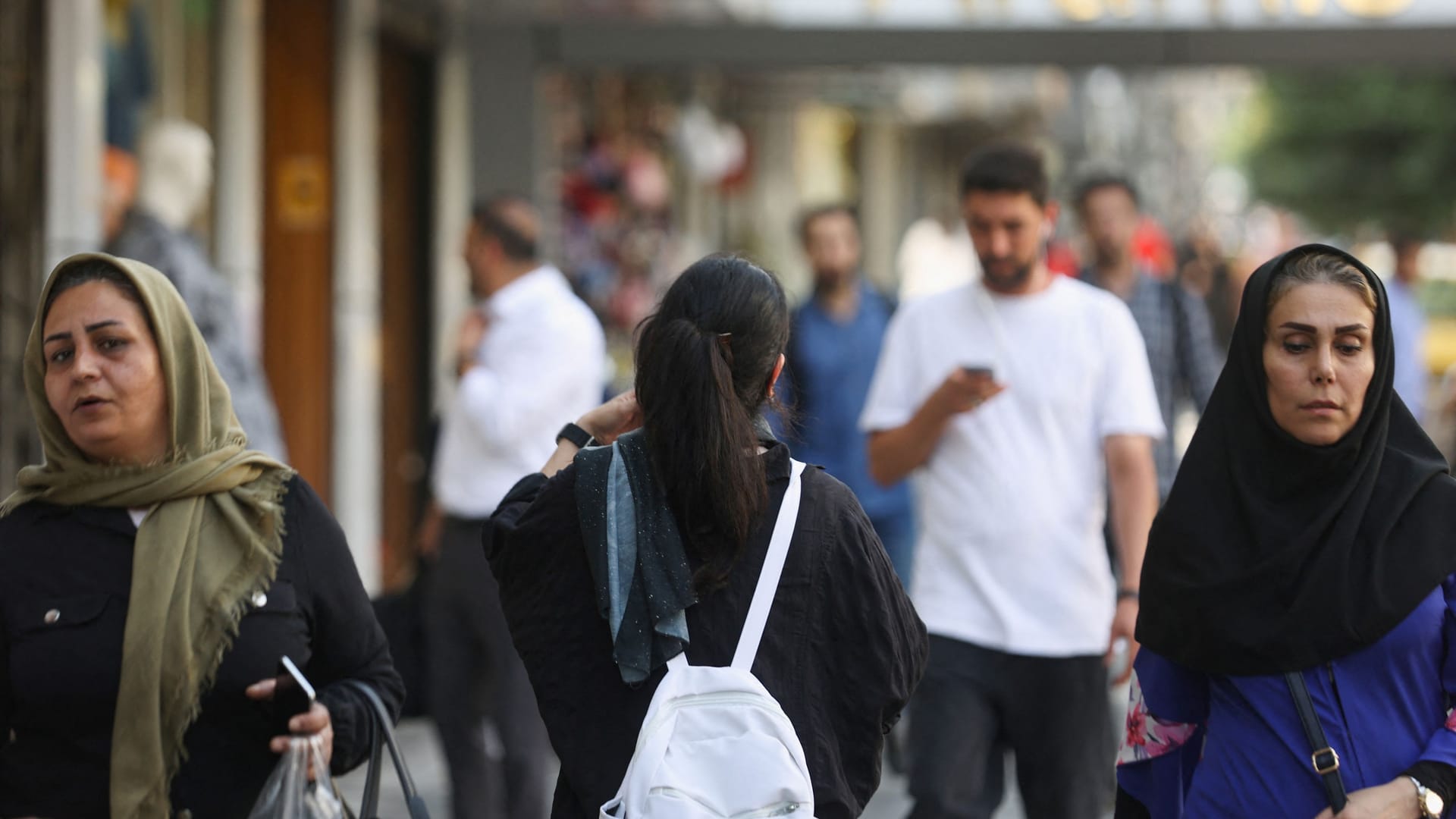 Eine Frau ohne Hidschab im Iran (Archivbild): "Am Anfang habe ich mich gefürchtet."