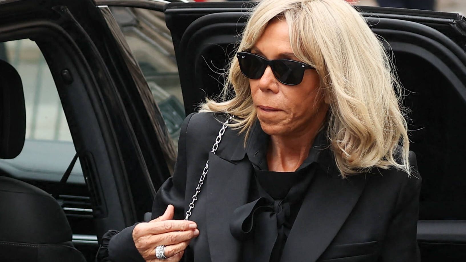 Brigitte Macron: Sie war bei der Trauerfeier für Sängerin und Schauspielerin Jane Birkin.