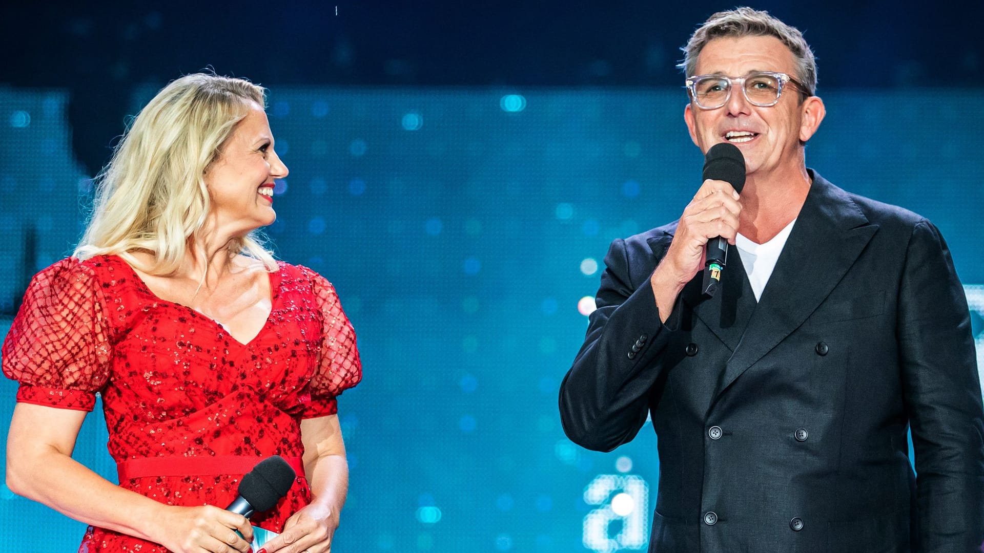 Barbara Schöneberger und Hans Sigl: Die "Starnacht am Wörthersee" wurde von diesem Duo moderiert.