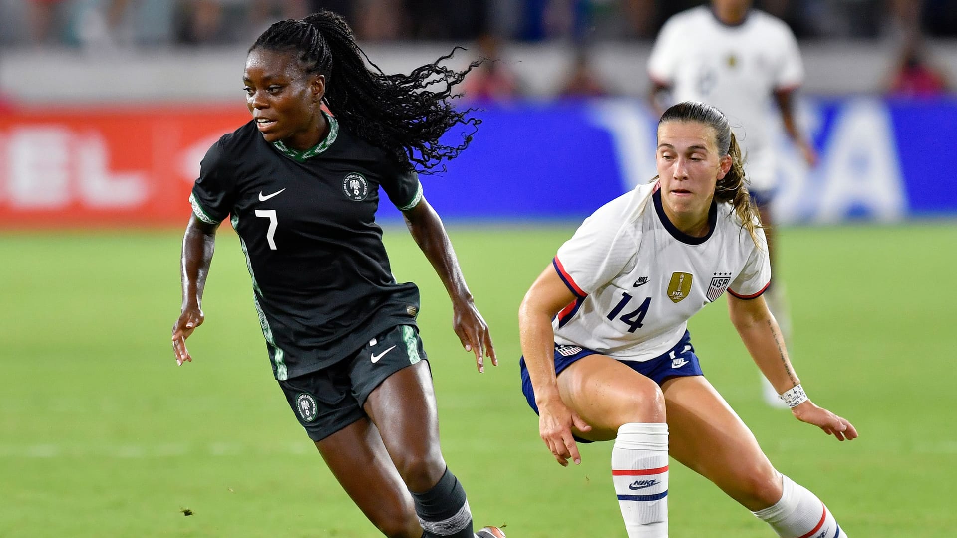 Die nigerianische Mittelfeldspielerin Toni Payne (7) bei einem Länderspiel gegen die USA im Jahr 2022.