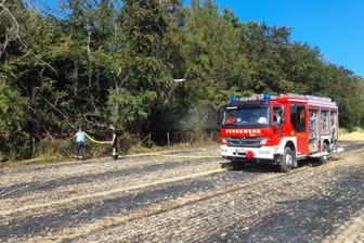 Die Feuerwehr Hennef: Ein schneller Einsatz der Feuerwehrleute konnte einen Waldbrand verhindern.