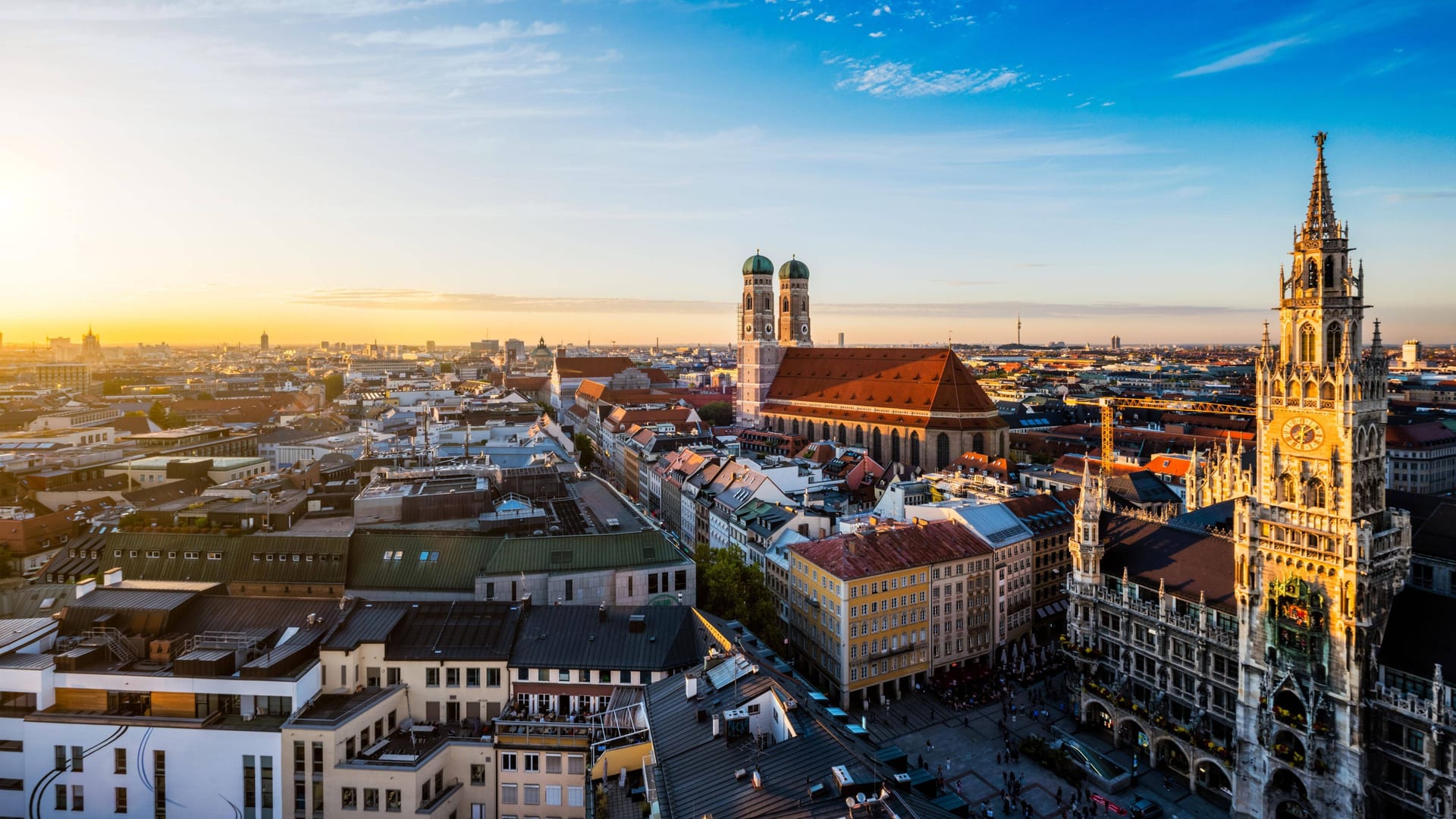 Der Marienplatz und die Innenstadt von oben: München zählt laut einer Studie zu den gastfreundlichsten Städten in Europa.