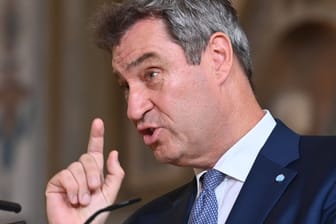 Markus SΓΆder: Er kritisiert die "Letzte Generation". Markus SΓΆder: Er kritisiert die "Letzte Generation".