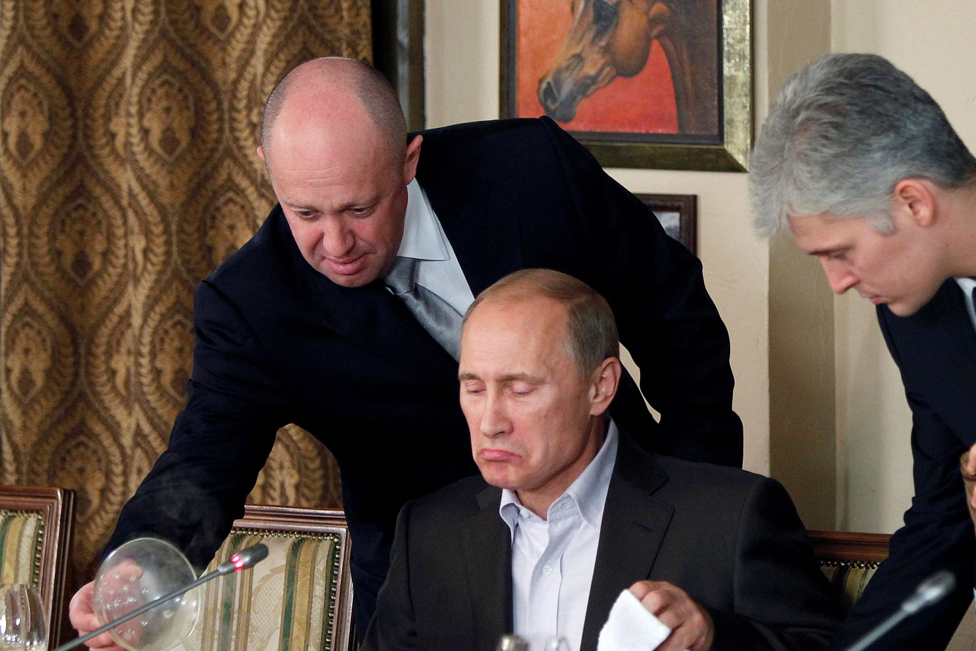 Jewgeni Prigoschin (l) und Wladimir Putin (Archivbild): Er gilt auch als "Putins Koch".