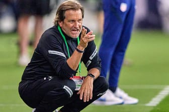 Nigerias Cheftrainer Randy Waldrum bei einem Spiel gegen die USA im Jahr 2021.