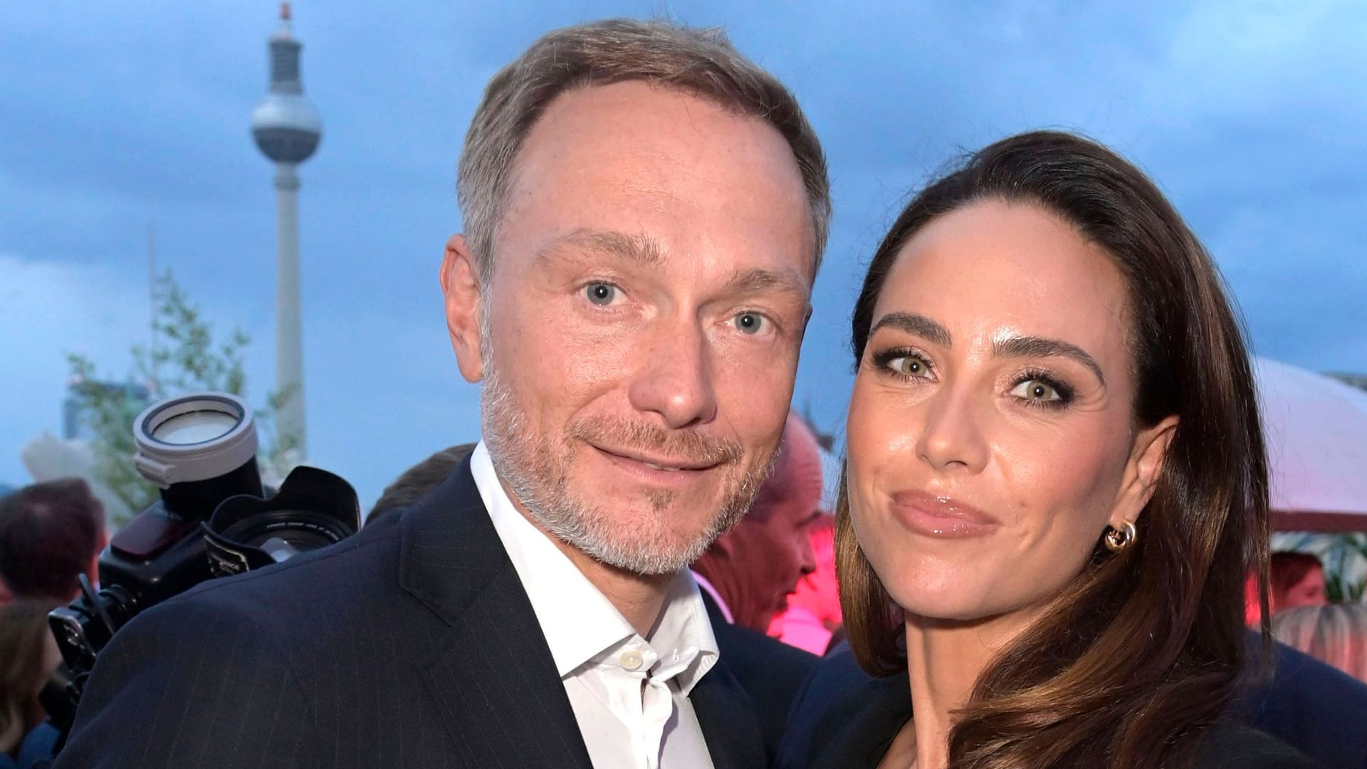 Christian Lindner mit Ehefrau Franca Lehfeldt: Sie wurden im April Eltern einer Tochter.