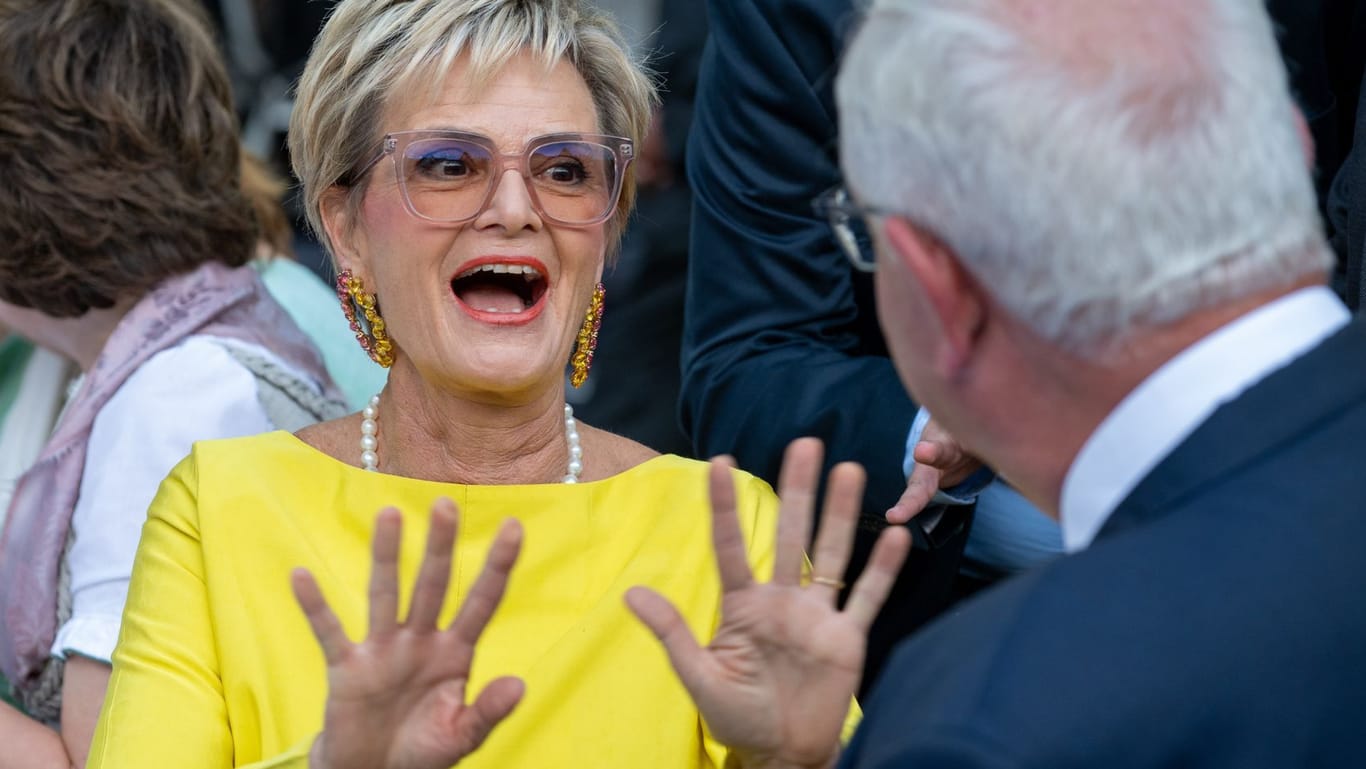 Gloria Fürstin von Thurn und Taxis: Sie zeigte sich bei der Eröffnung der Schlossfestspiele am Freitag in guter Stimmung.