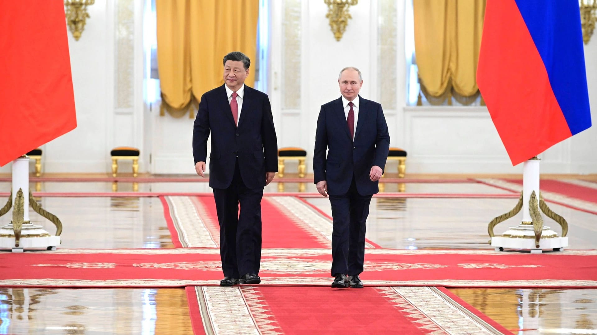 Xi Jinping und Wladimir Putin: China hält weiterhin zum kriegführenden Russland.