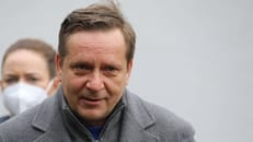 Traditionsklub schnappt sich offenbar Horst Heldt