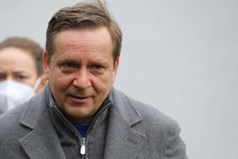 Horst Heldt: Der Fußballmanager schließt sich offenbar 1860 München an.